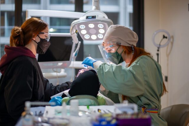 Vizitele de control la stomatologul pediatru: la ce interval au sens